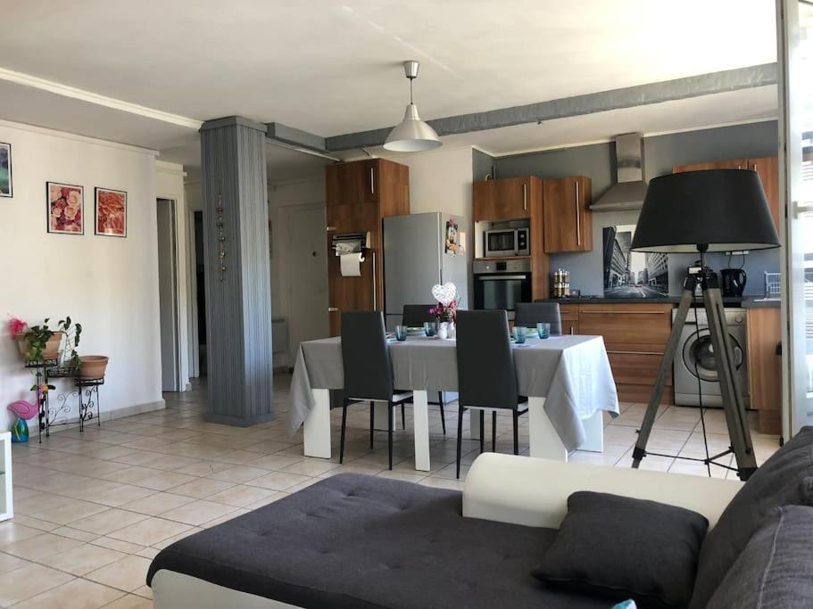 Appartement Balcon, Place De Parking, Centre Ville วาลองซ์ ภายนอก รูปภาพ